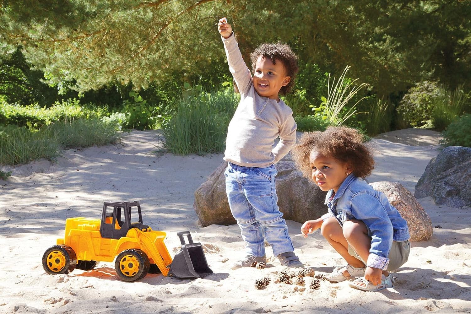 lena-giga-trucks-02218-schaufellader-aufsitz-gelb-63-cm image 6