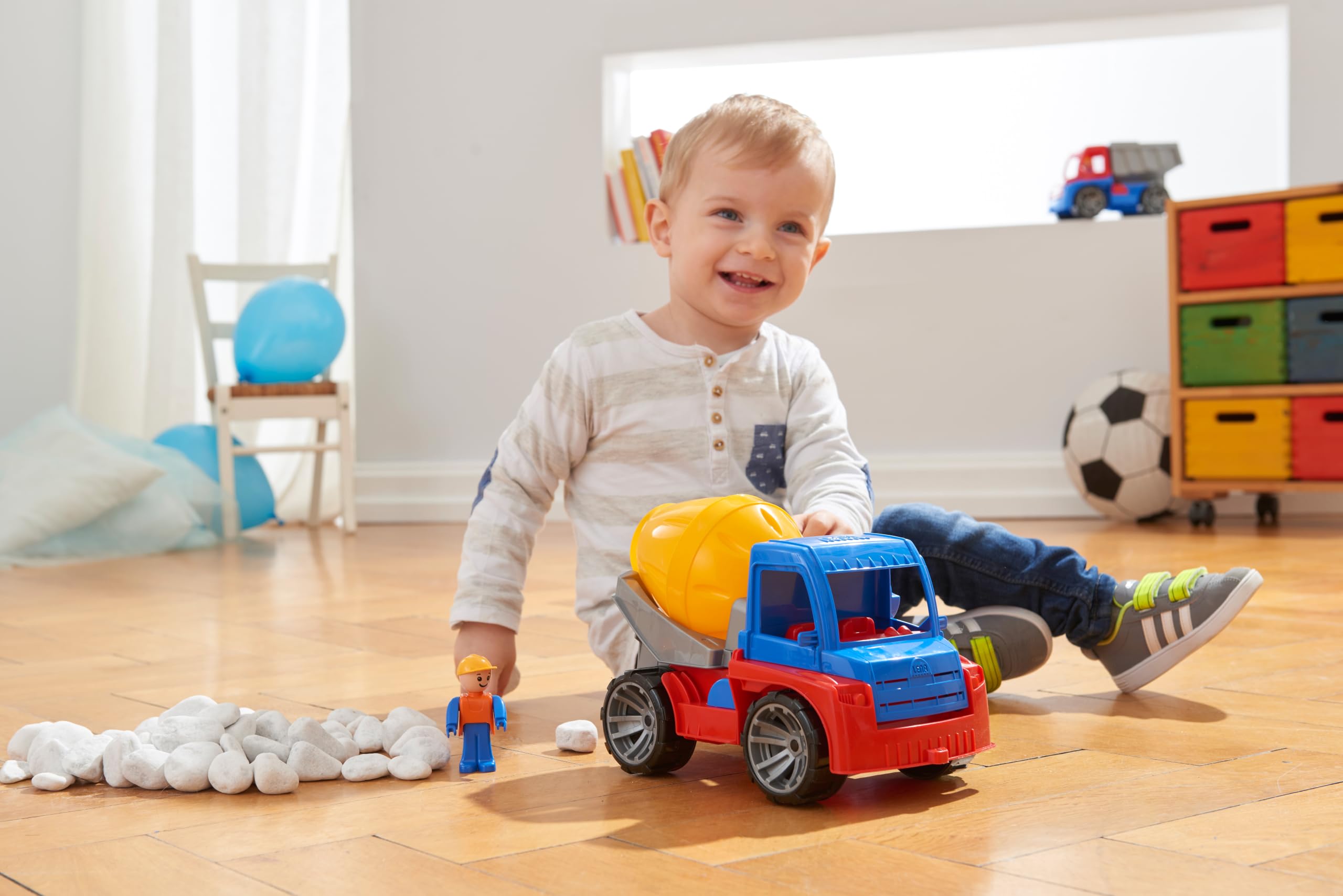 lena-truxx-04413-betonmischer-29-cm-mit-spielfigur image 6