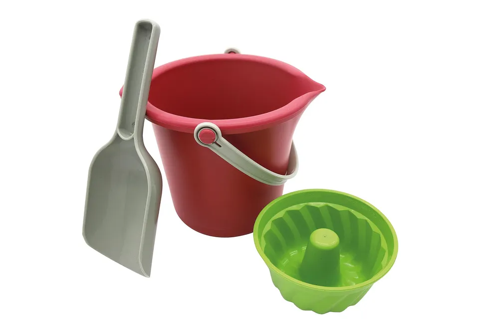 gowi-regowi-sand-set-kuchen-551-22-gie-eimer-3-tlg image 1
